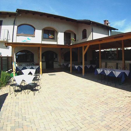 Locanda Dl'Angel Villar San Costanzo Exteriér fotografie