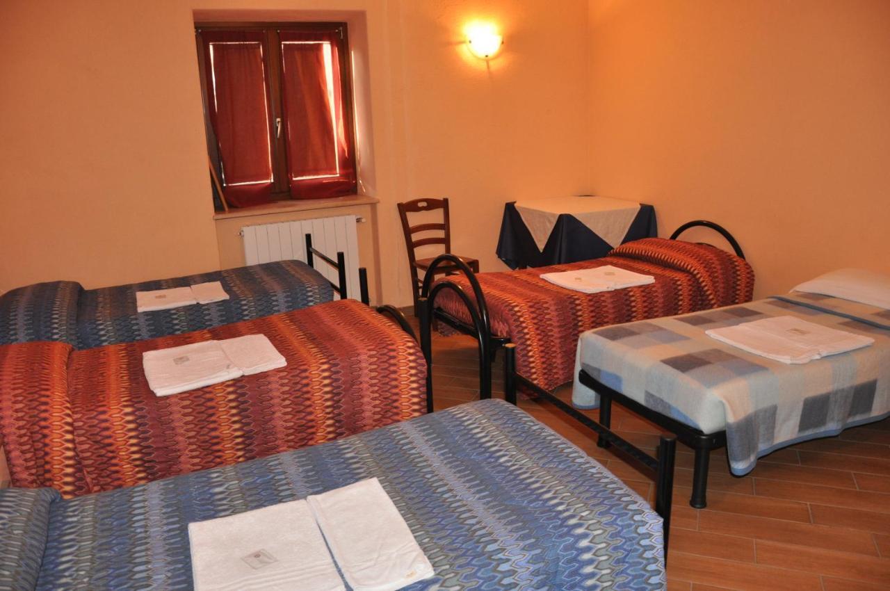 Locanda Dl'Angel Villar San Costanzo Pokoj fotografie