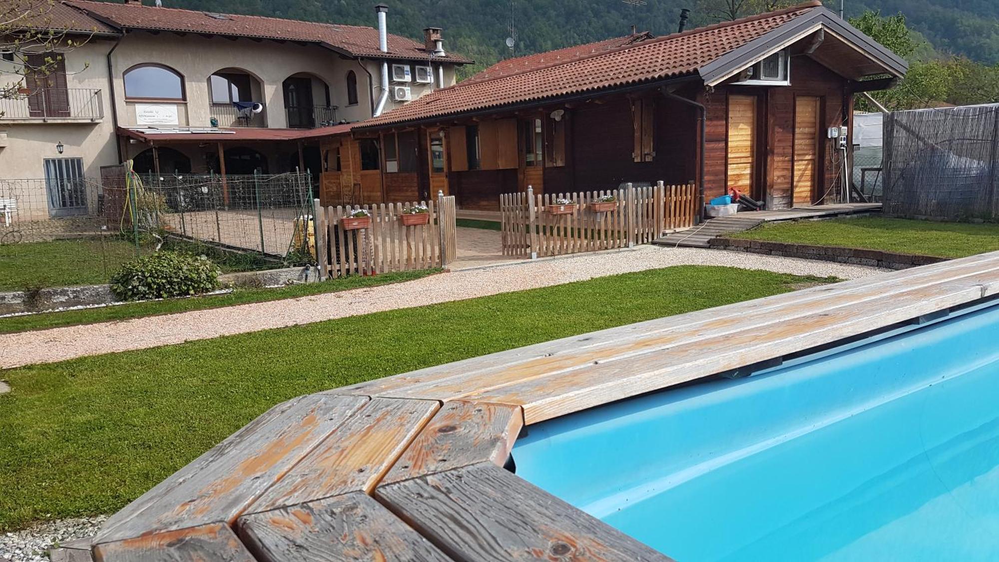 Locanda Dl'Angel Villar San Costanzo Exteriér fotografie