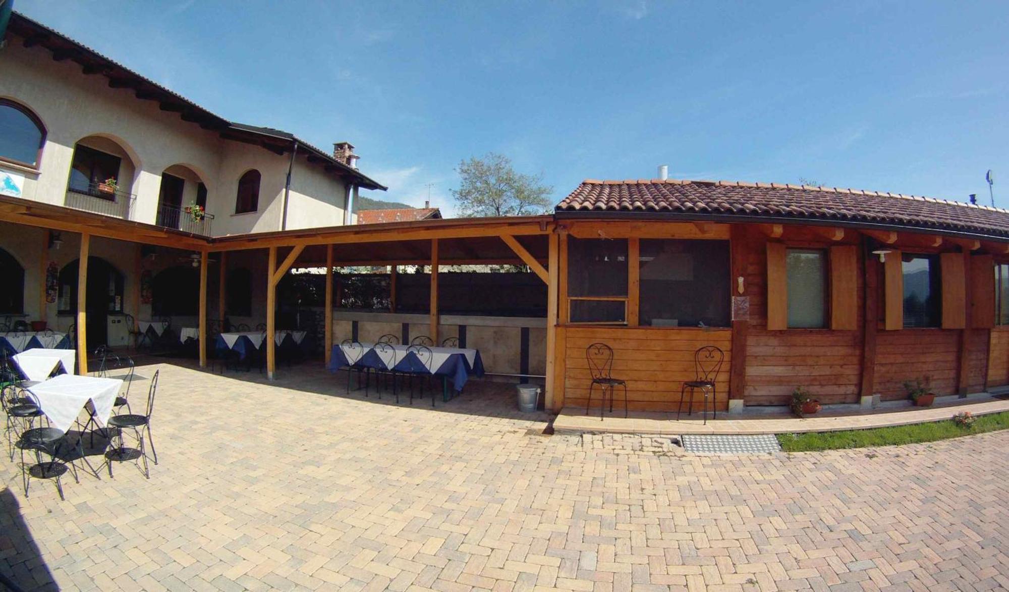 Locanda Dl'Angel Villar San Costanzo Exteriér fotografie